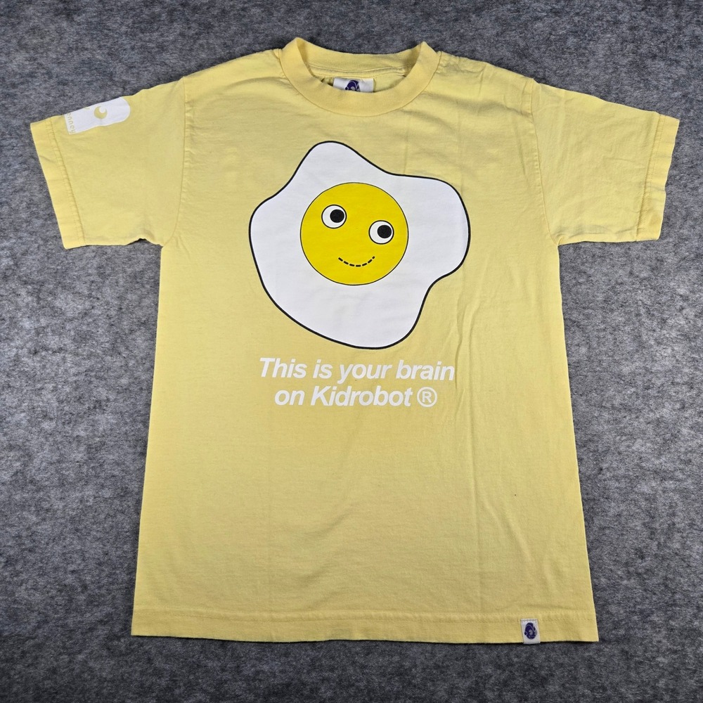 Y2K Kidrobot Mens Yellow Heidi Kenney Brain On Kidrobot‎ Graphic T-Shirt Small